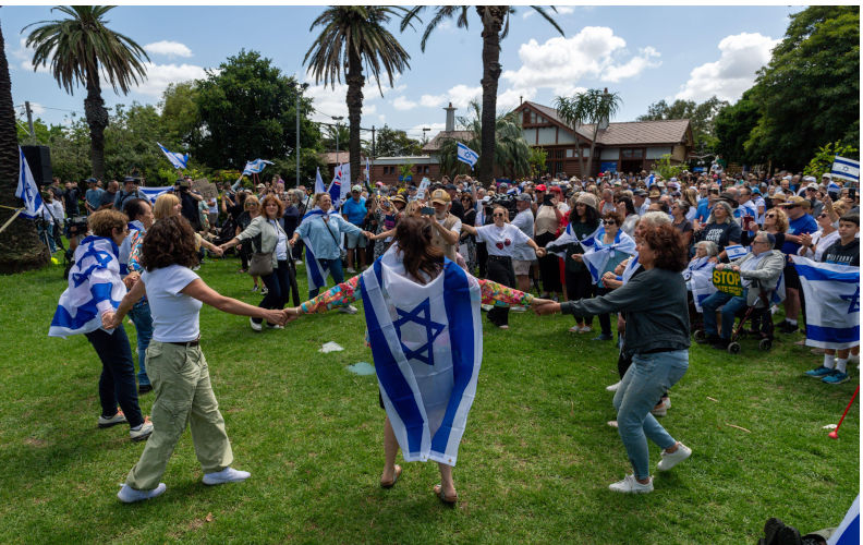Adass Israel synagogue is not your political football