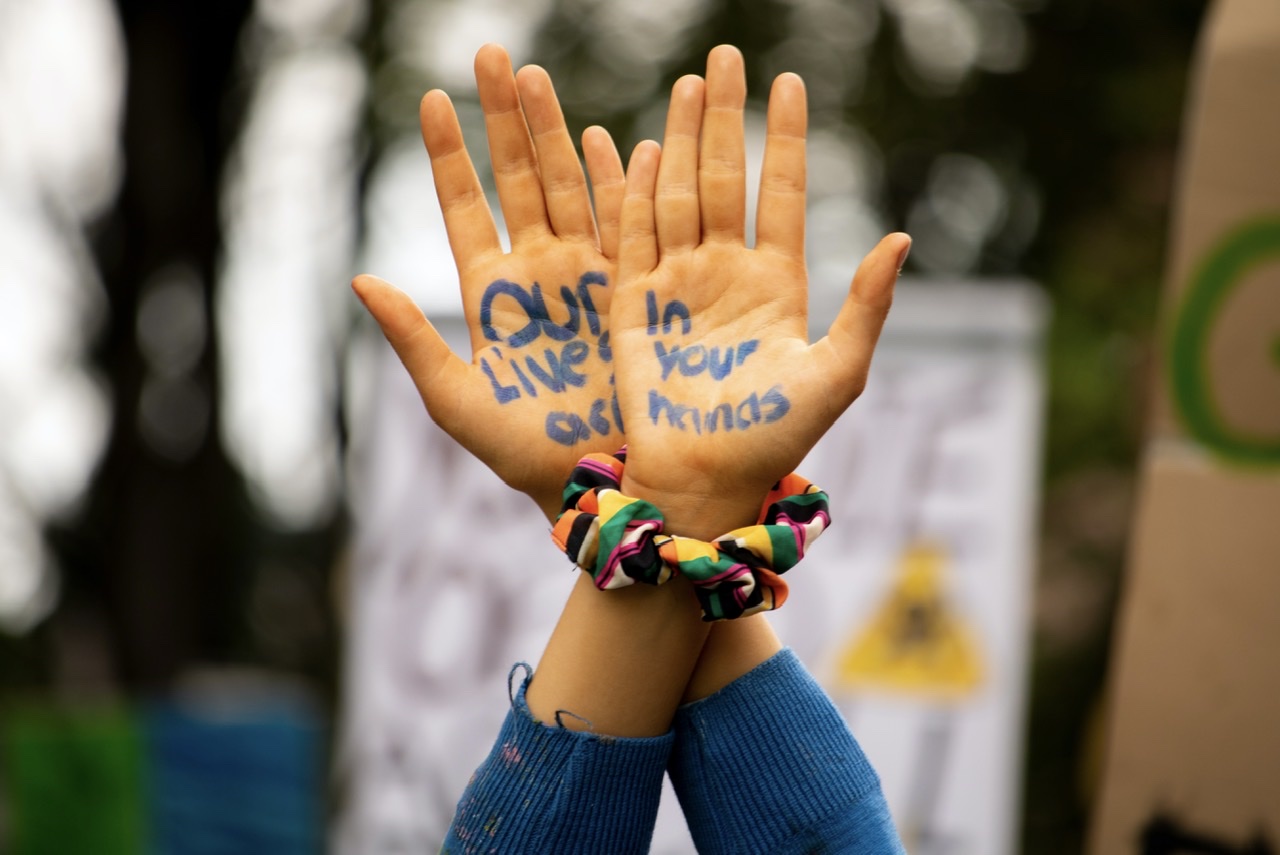 Peace and global citizenship: student's present concerns and future hopes