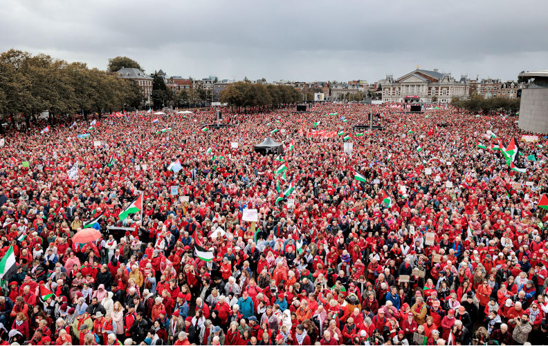 Hundreds of thousands flood cities across Europe to demand end to genocide in Gaza