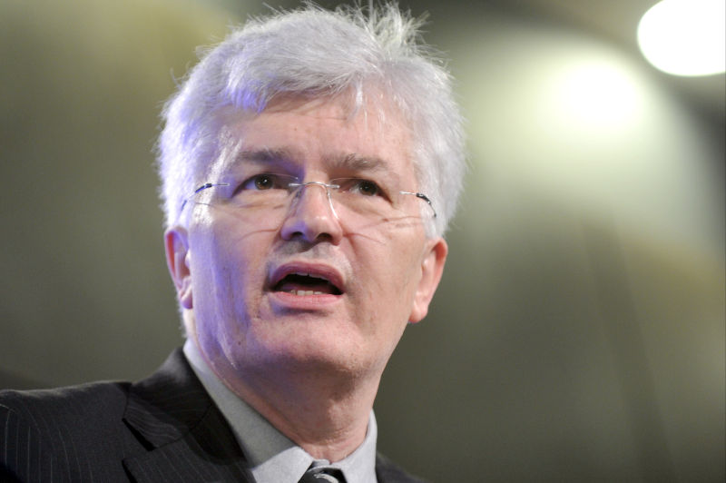 Glyn Davis struggles to address his troops