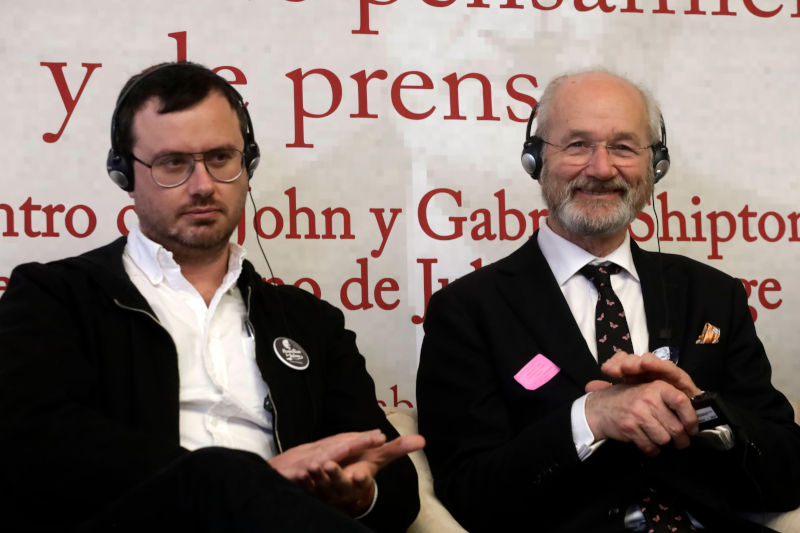 Mexico honours Julian Assange