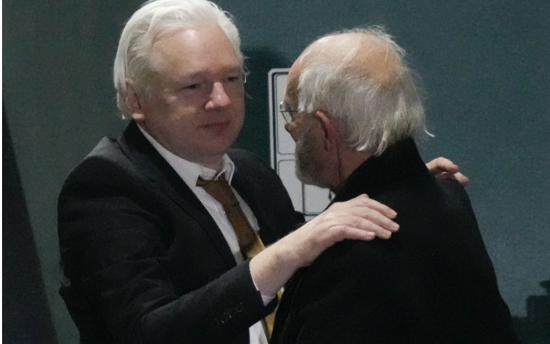 The legacy media hate Julian Assange