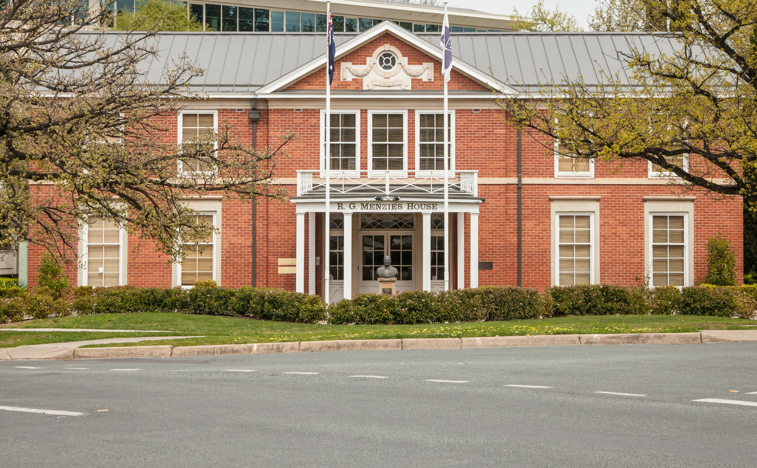 Weekly roundup Saturday - Good riddance to Liberal Party lefties