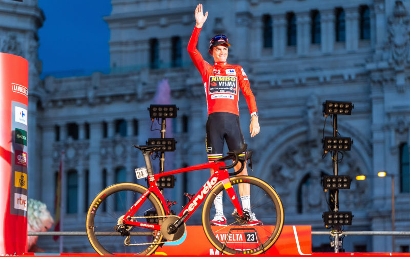 An ugly smudge on an exceptional bike race: When bosses attacked a worker in the Vuelta a España