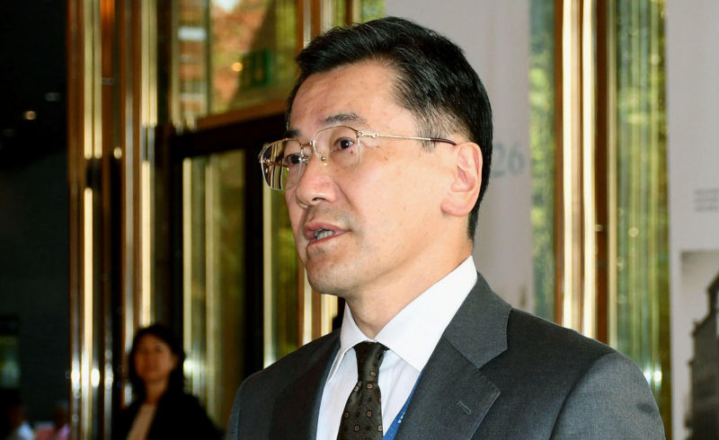 When ambassadorial style overshadows the diplomatic substance