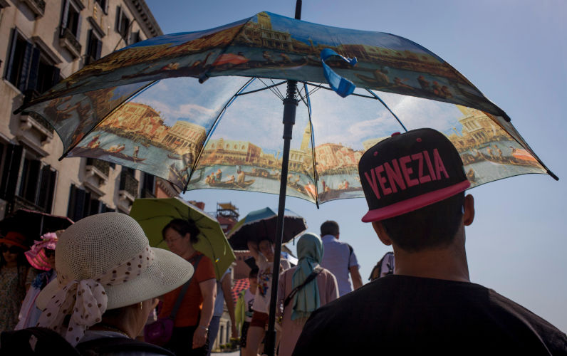 As heatwave grips Europe, coalition says 'no to a climate law for polluters'