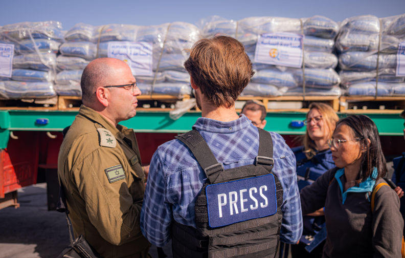 Flour instead of homeland: manufacturing the crisis and the end of the Palestinian dream