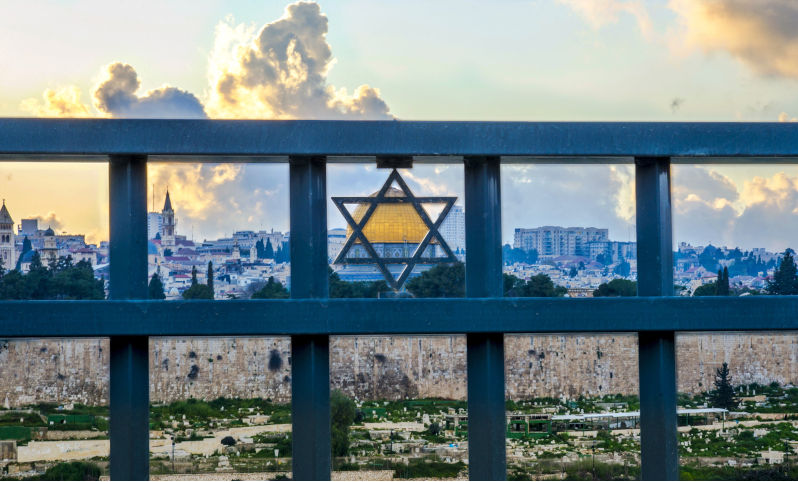 What is Zionism? Who is responsible for Israel’s crimes, Jews or Zionists?