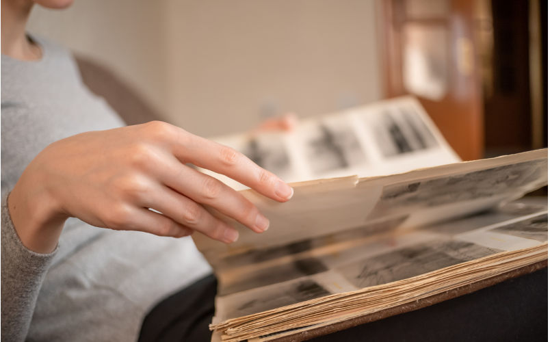 Scott Morrison loses the family snapshots... again